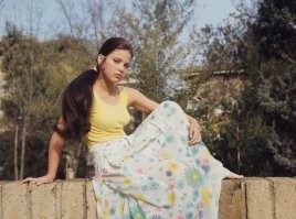 При чем тут фото Ornella Muti,  ещё и в обрезанном варианте?