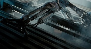 Всегда интересовал вопрос, куда же подевалась данная нога во второй части?