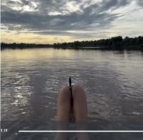 кучу всякой показухи ради одного мимолетного кадра в конце ролика)