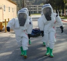 Какие нахэр маски!? Они не спасут. Вон масочника несем ёпта ...