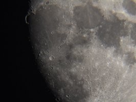 Спасибо за пост. Отвел душу. 
А вот я впервые за последние 4 года вспомнил, что у меня есть телескоп и попытался впервые на него сфотографировать Луну