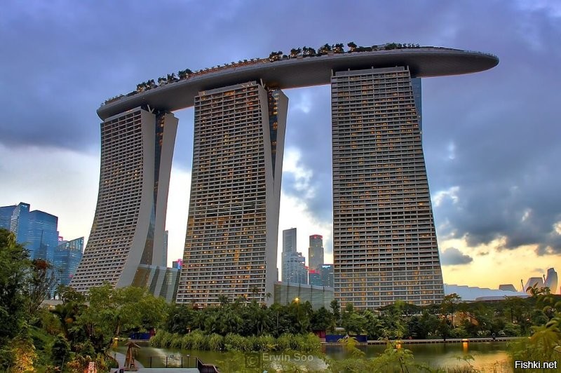 а Marina Bay в Сингапуре? 
сначала думай, потом посты выкладывай