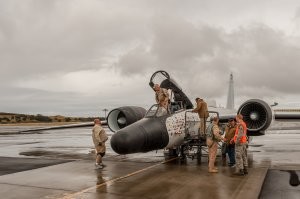 Да.

На фото:
Заправка WB-57F Canberra, принадлежащего NASA, на авиабазе ВВС Португалии Лайес (Lajes Field), сентябрь 2012 г.