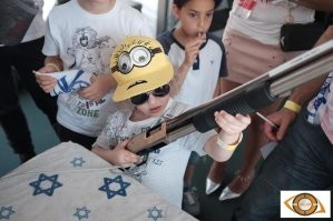 Русские орки, подонки используют детей для пропаганды войны...
Упс... это израильская школьная программа. 
Как удалить пост?! 
Неловко вышло так сказать
Поймите, это другое.
Единственная жидократия на Ближнем Востоке