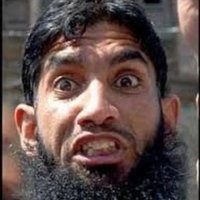 Да нет, я себя уральцем считаю, кем по сути и являюсь. А ты, видимо по чуркам сохнешь? Ну тогда не мойся никогда, и такая же грязная станешь, и будет тебе великое щастье)) Красавчик, правда?