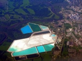 Стерлитамак, Россия. Очистные сооружения завода каустической соды.
