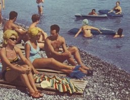 А лежаки были бесплатные!!!!