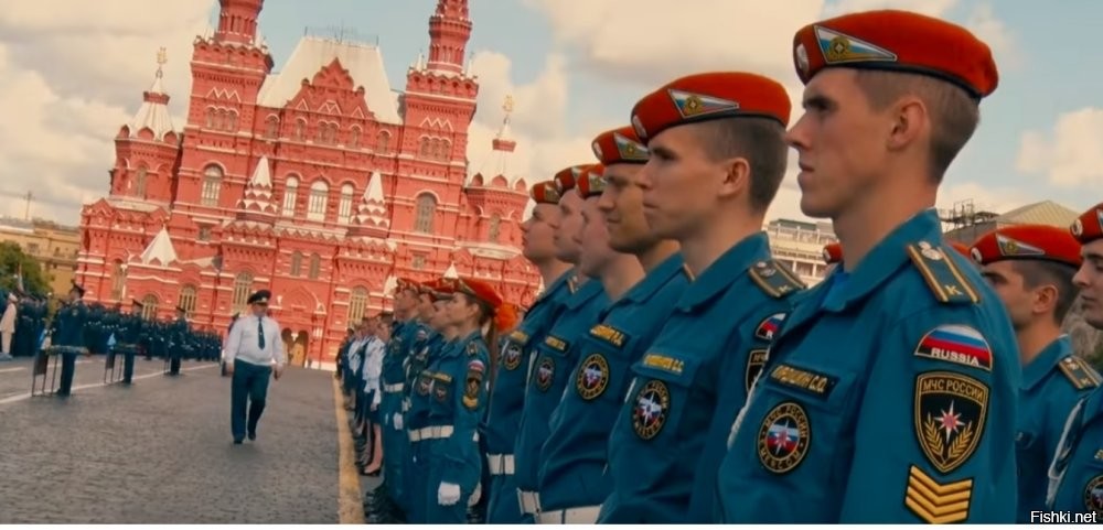 Конкурс большой. Они уже 4 года хотят стать спателями.