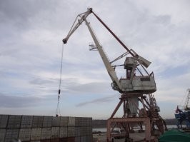 Да, хрень какая-то... Но краны портовые такие были, GANZ назывались.