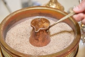 Не ищите здесь смысл. Здесь в основном маразм
