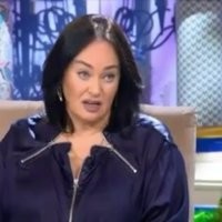 Велосипедист наехал на девушку, а потом залил её газом
