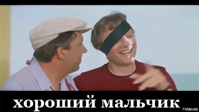 Маленький мальчик укусил ядовитую змею и убил её