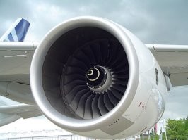 Rolls-Royce легковушками торгует себе в убыток. А зарабатывает газотурбинными двигателями.