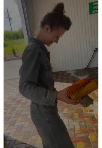 Её не поить, её кормить нужно.