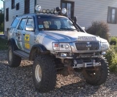 Хм... Ну не двадцать, а 18 лет. 
Совершеннолетний.