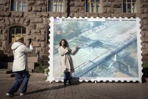 Украинские СМИ сообщают о новой атаке со стороны ВКС РФ по мосту в Херсоне, используемого для снабжения ВСУ