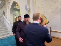 Житель Подмосковья стал свидетелем "культурного шоу" в электричке: лезгинка и беспомощная охрана