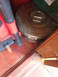 Бабушка угостила внучку ежевикой, которая была в упаковке от опасных радиоактивных медицинских отходов