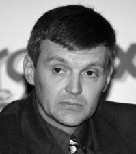 Пройдут года,а возможно и десятилетия, и мы узнаем на самом деле, кто и для чего устраивал очередной погром в России.
1999,2000,2002 годы - не забыты.