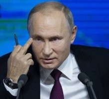 Мне нравится такой расклад))) Возможно,случайно перевёл деньги на Украинский счёт,"задонатил" не туда,и всё - тюрьма и врад государства. Азеры отправляют снаряды хохлам,а мы...всё чего-то терпим.