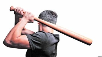 В Таганроге мужчина украл телефон у школьника после просьбы дать позвонить