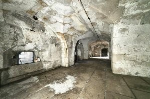 Неплохой домишко


И подвальчики нехилые

А так - вот он: