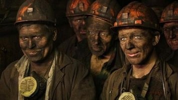 Не ищите здесь смысл. Здесь в основном маразм