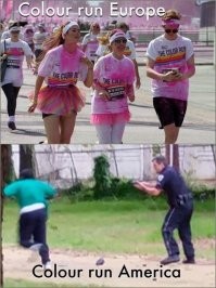 Мигрант разбивает полицейскую машину на глазах у офицера и спокойно уходит по своим делам