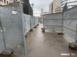 Прикинь, я то могу показать, как это все сейчас выглядит. Я это последние 3 месяца периодически вижу.
На сколько нужно глаза заливать, чтобы не видеть, как сейчас выглядят Чистые пруды?
Или ты вообще в Москве редко бываешь?