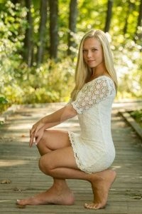 ну сразу видно, что это нейросетка бредогенерирует, а мы за НАТУРАЛЬНУЮ красоту!