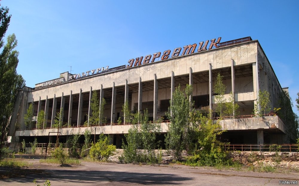 20 заброшенных мест, где время остановилось