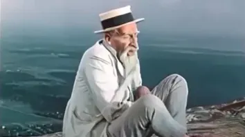 Косплеит старый!