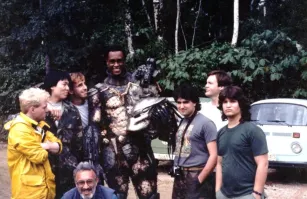 Ну вот, как теперь вспоминать Хищника с содроганием…
         

Так вот оно что. Кто мог сыграть роль вторгнувшегося инопланетного беспредельщика лучше чем уголёк