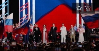 Концерт на Красной площади под флагами РФ - норм или "это другое"? Совсем ипанулись с символикой.