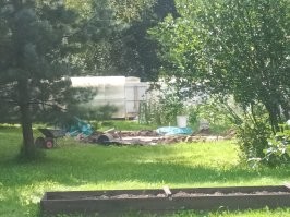 Ну... Купили много лет назад. 
Используется периодически. 
Вчера, например, песок утрамбовывали. 
Костровую зону делаем. 

Вот, на фото "слона" видно.