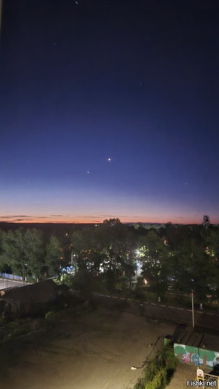 Белогорск, около пяти утра. Тоже на телефон.