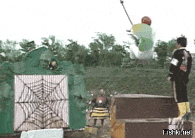 Выросло поколение... смотрим Takeshi's castle из конца 80х... Human Velcro, или Velcro Fly. Так что все проверено ещё их родителями, если не делами.