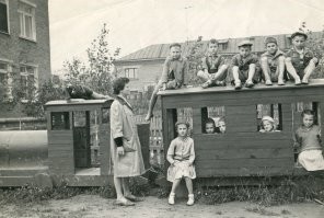 На игровой площадке детского сада. Москва. 1962г.