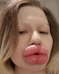 Ничё я и не ела, сами дураки.