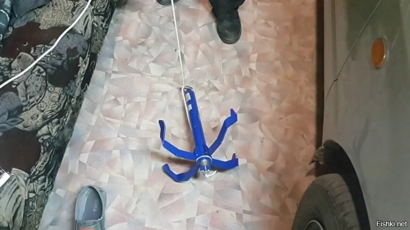 Якорь надо на такой случай возить...