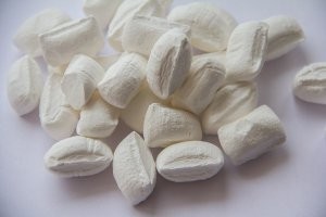 Ничего подобного, подушечки тоже продавались белые