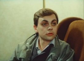 Актёр Михаил Морозов, сыграл молодого оперативника . Удивительно, но живёт рядом в Коломягах, на днях даже вместе ехали в автобусе.