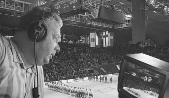 Озеров тоже был пирожком в пору своего комментаторства! А в прошлом теннисист, участник сборной СССР...Спортсменов по завершении карьеры частенько разносит!