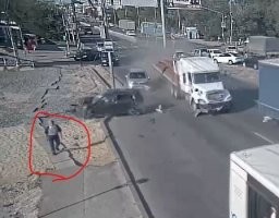 Грузовик смял 7 автомобилей в Волгограде