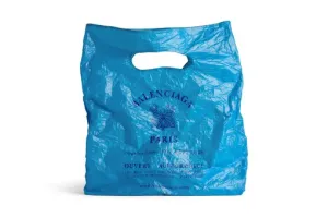 Сумка от них же за 995 баксов.