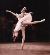 Даю наводку для христоактивистов. Театральная площадь, 1
Смотрите, что они там вытворяют, это вообще беспредел: