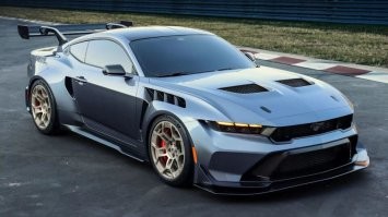 На Ford Mustang GTD 2025 чем-то похоже получилось