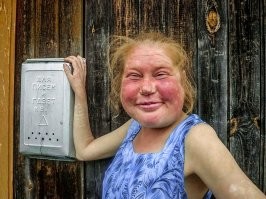 Вот это видео надо показывать детям в первом классе. "посмотрите дети, вот так выглядит героиновый наркоман"

А вот, к примеру, как выглядит женщина - алкоголичка.