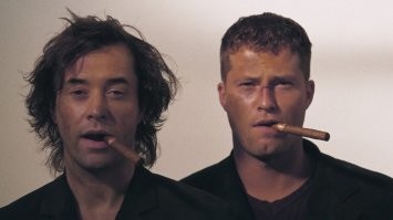 Насчёт верхней фотки. Сигареты реально менее вредны. Ещё менее вредны табак (натуральный) в трубке и сигары\сигариллы. В вейпах одна химия и очень вредная. В сигаретах - тоже не один табак, но по сравнению с вейпами - детский лепет. А в нормальном табаке и сигарах - только табак. Да, он тоже вреден, но в больших количествах. Очень больших количествах, многие успевают умереть от старости, прежде чем получат повреждения от курева.