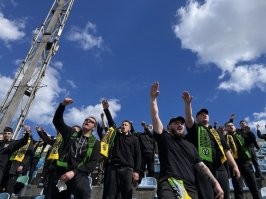 конкретики тебе надо? ее полно здесь же, на этом же ресурсе. огромное количество фото и видео зигующих украинских молодчиков, бравые бойцы всу, размалеванные тату с портретами гитлера и свастиками. и все это в открытую. а в России за это как раз можно и за решетку попасть.
и вот тебе еще конкретика:
кушайте наздоровье...